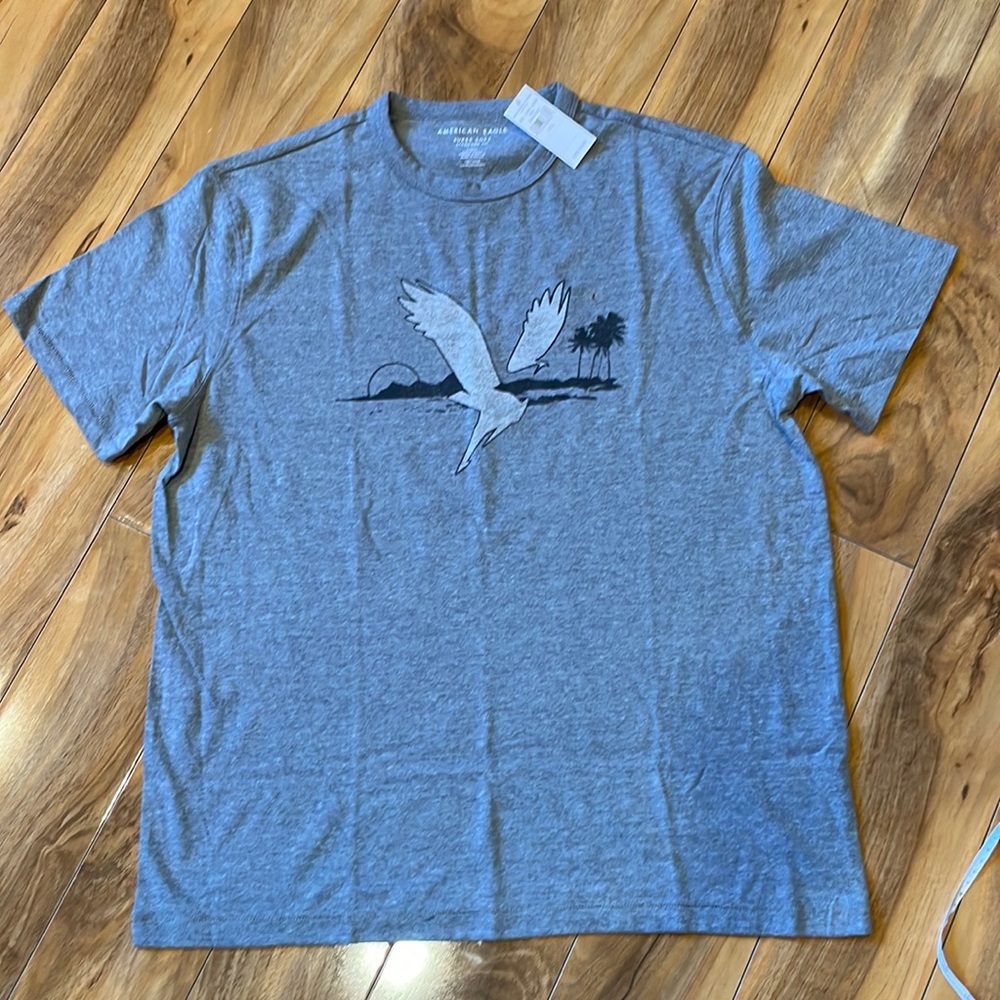 NWT Large American Eagle T-shirt